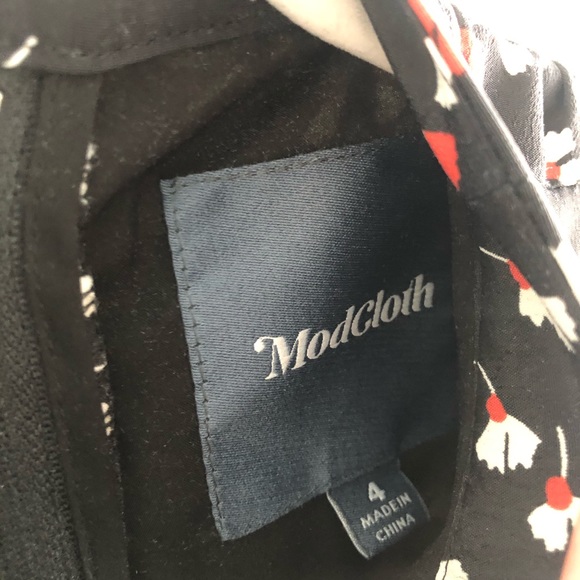 **SOLD** Enjoy every moment ModCloth cutout dress - Picture 6 of 7